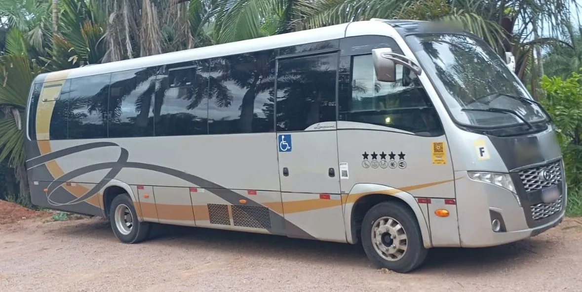 Ônibus VOLARE W9 LIMOUSINE AGRALE MA 10 JM 2014 seminovo à venda, código 1447 - foto 05