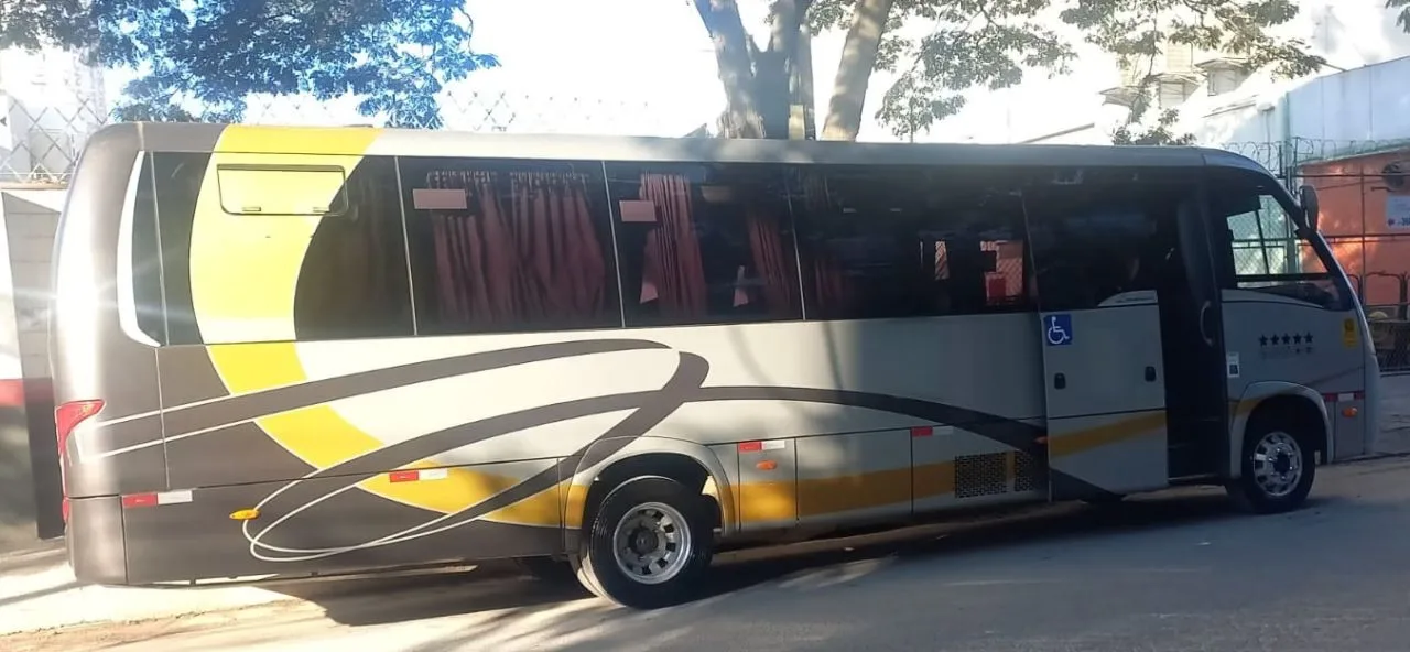 Ônibus VOLARE W9 LIMOUSINE AGRALE MA 10 JM 2014 seminovo à venda, código 1447 - foto 07