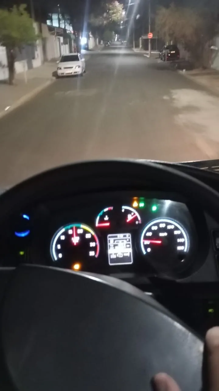 Ônibus VOLARE W9 LIMOUSINE AGRALE MA 10 JM 2014 seminovo à venda, código 1447 - foto 09
