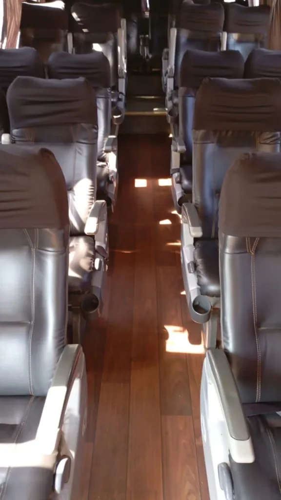 Ônibus VOLARE W9 LIMOUSINE AGRALE MA 10 JM 2014 seminovo à venda, código 1447 - foto 11