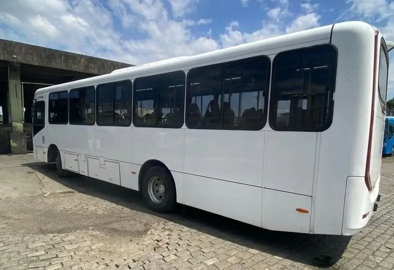 Ônibus CAIO APACHE VIP M.BENZ OF 1619 JM 2024 seminovo à venda, código 833 - foto 03