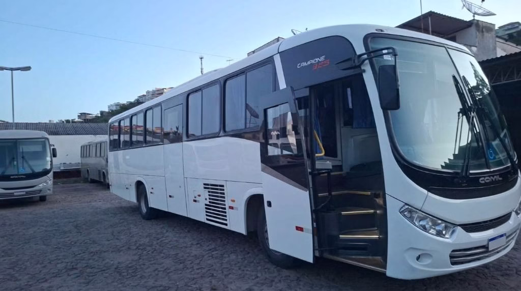 COMIL CAMPIONE 3.25 ANO 2022 OF 1721 JM COD.303