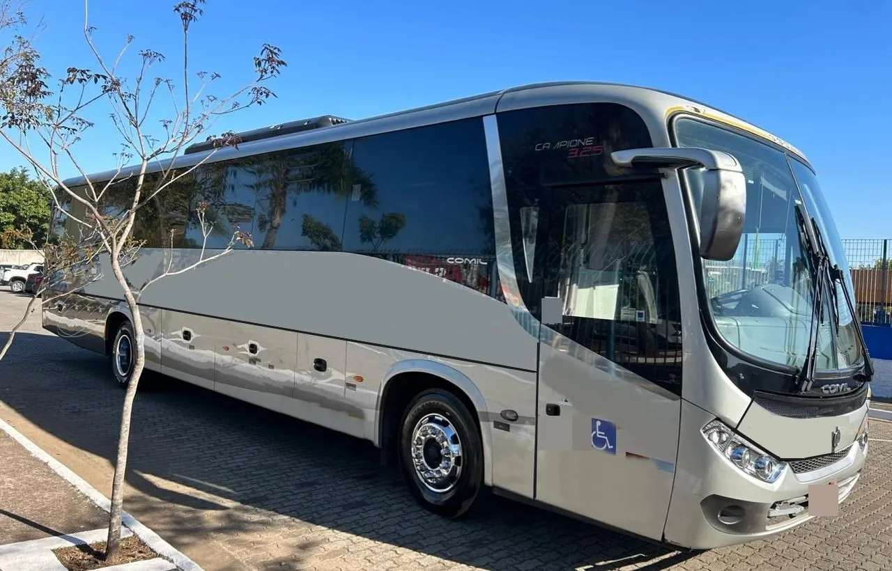 Ônibus COMIL CAMPIONE 3.25 VW 17.230 JM 2019 seminovo à venda, código 180 - foto 01