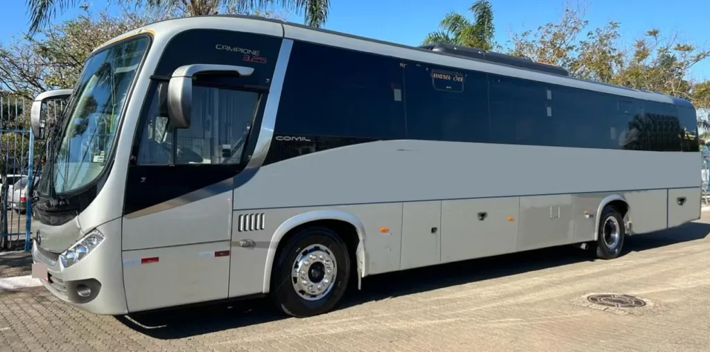 Ônibus COMIL CAMPIONE 3.25 VW 17.230 JM 2019 seminovo à venda, código 180 - foto 02