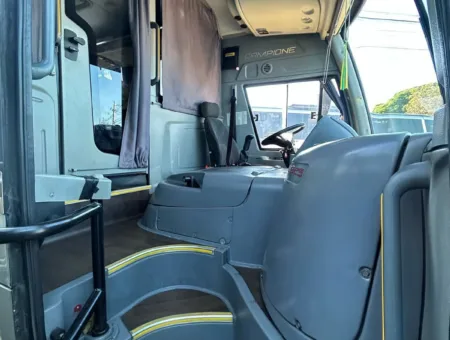 Ônibus COMIL CAMPIONE 3.25 VW 17.230 JM 2019 seminovo à venda, código 180 - foto 03