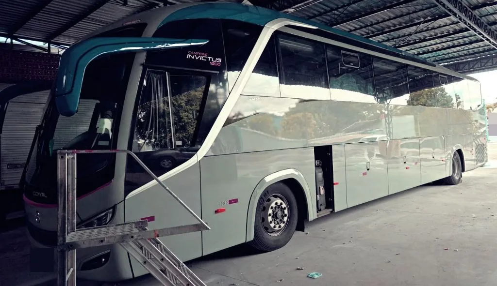 Ônibus COMIL CAMPIONE INVICTUS 1200 O500 RS JM 2025 seminovo à venda, código 940 - foto 02