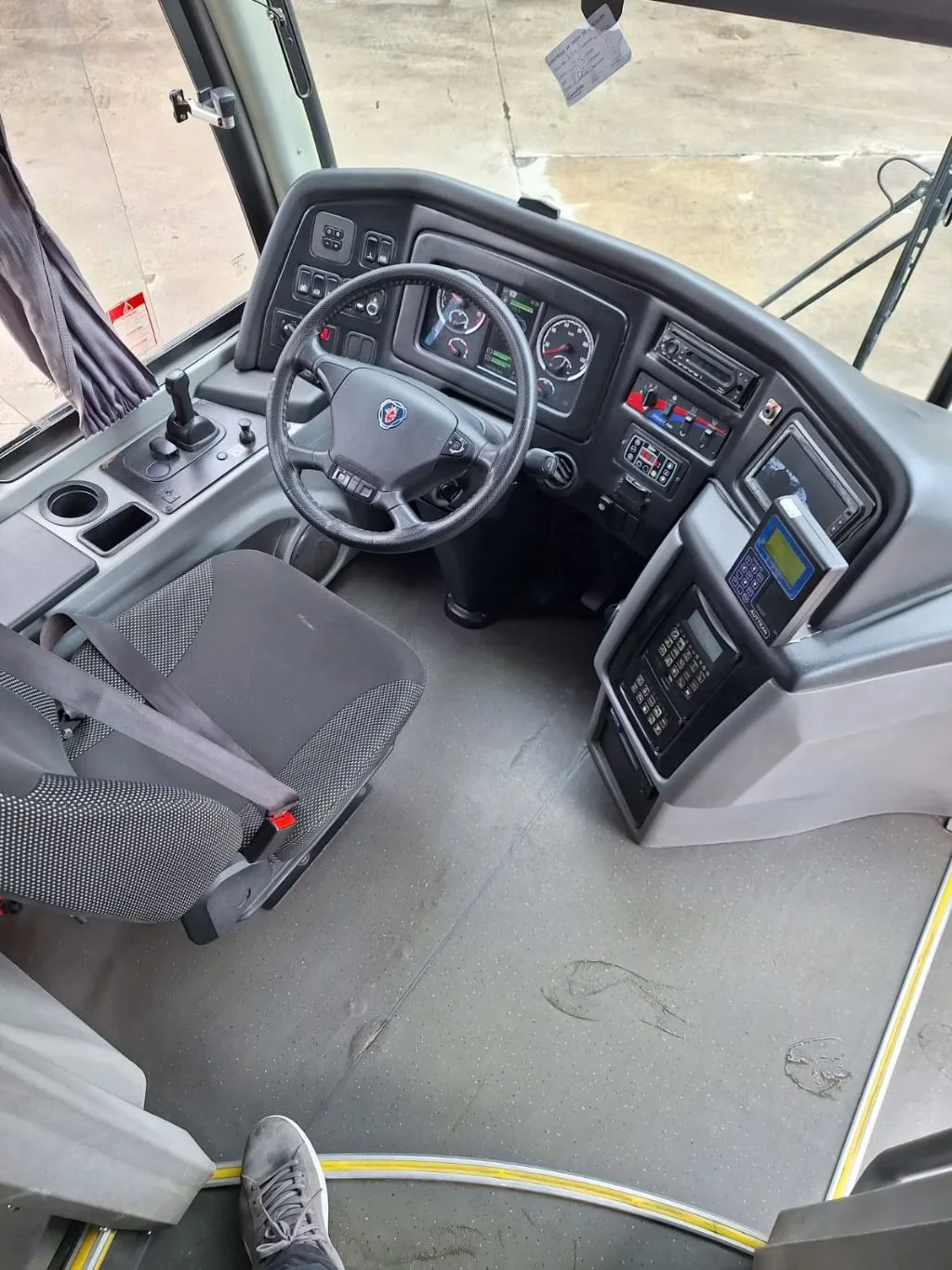 Ônibus COMIL INVICTUS 1050 SCANIA K310 JM 2019 seminovo à venda, código 869 - foto 04