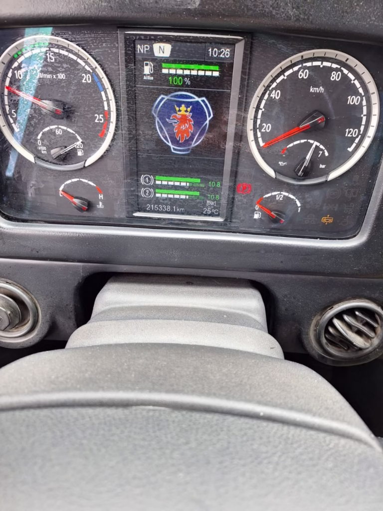 COMIL INVICTUS 1050 ANO 2019 SCANIA K310 JM COD.869