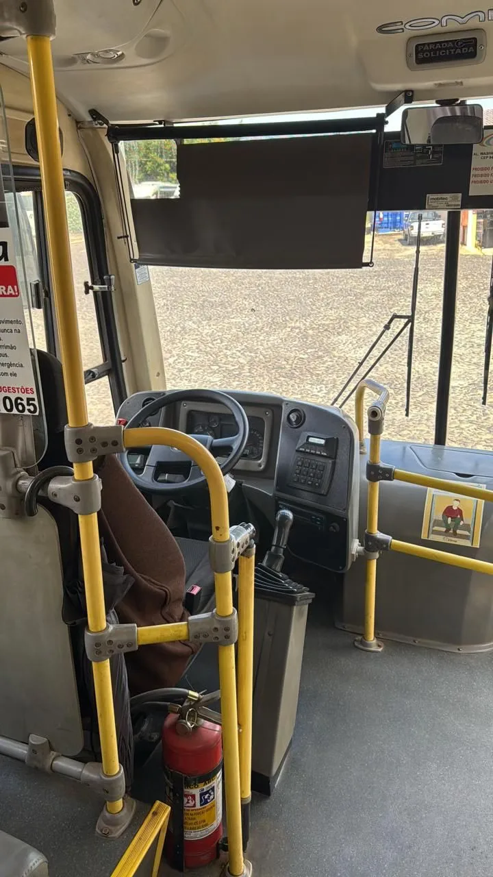 Ônibus COMIL SVELTO VW 17.280 JM 2015 seminovo à venda, código 56 - foto 04
