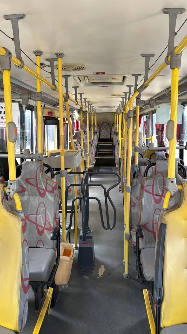 Ônibus COMIL SVELTO VW 17.280 JM 2015 seminovo à venda, código 56 - foto 05