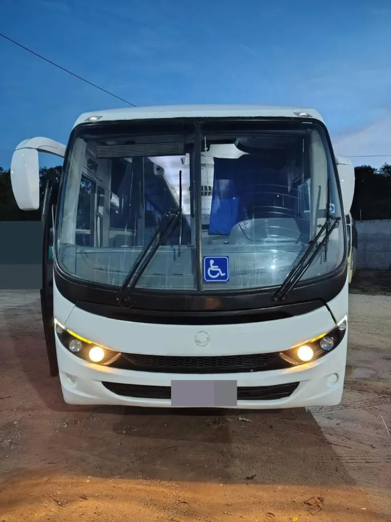 Ônibus COMIL VERSATILLE GOLD VW 17.230 JM 2014 seminovo à venda, código 323 - foto 02