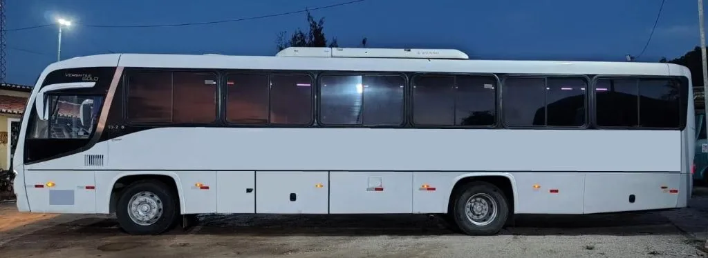 Ônibus COMIL VERSATILLE GOLD VW 17.230 JM 2014 seminovo à venda, código 323 - foto 03