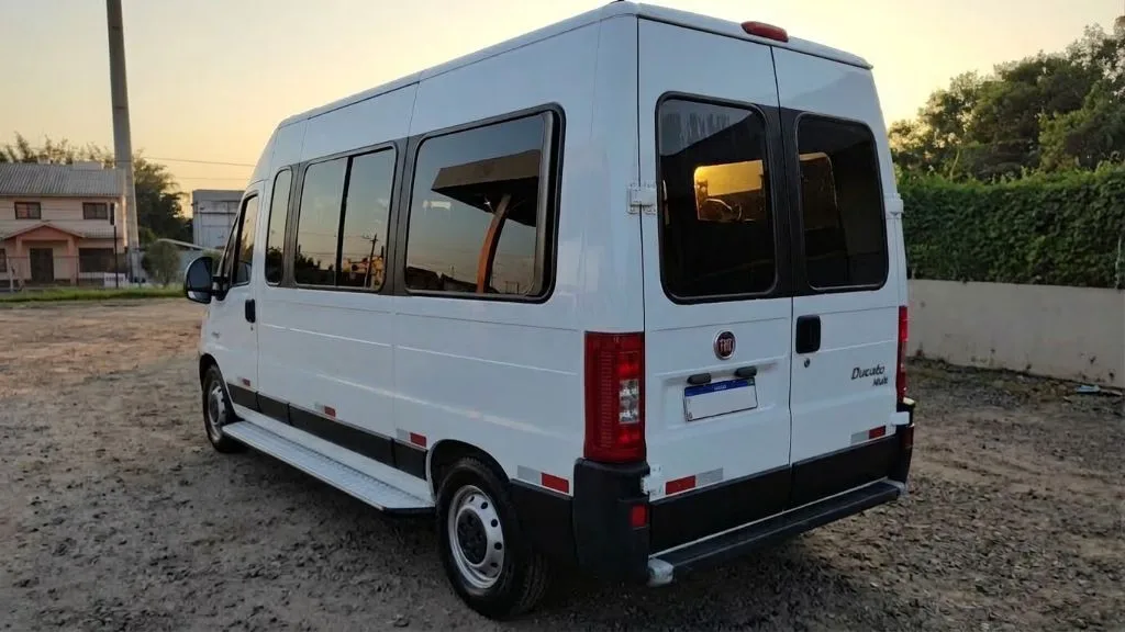 Ônibus FIAT DUCATO MULT VAN 12 LUGARES 2014 seminovo à venda, código 103 - foto 04