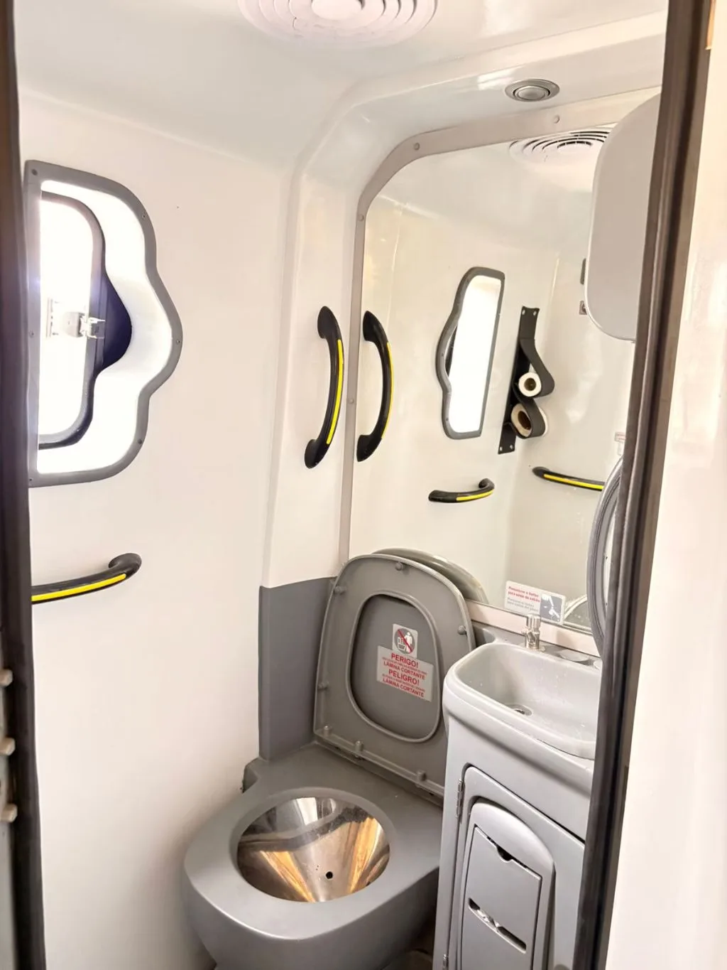 Ônibus MARCOPOLO VOLARE FLY 10 CUMMINS JM 2025 seminovo à venda, código 832 - foto 08