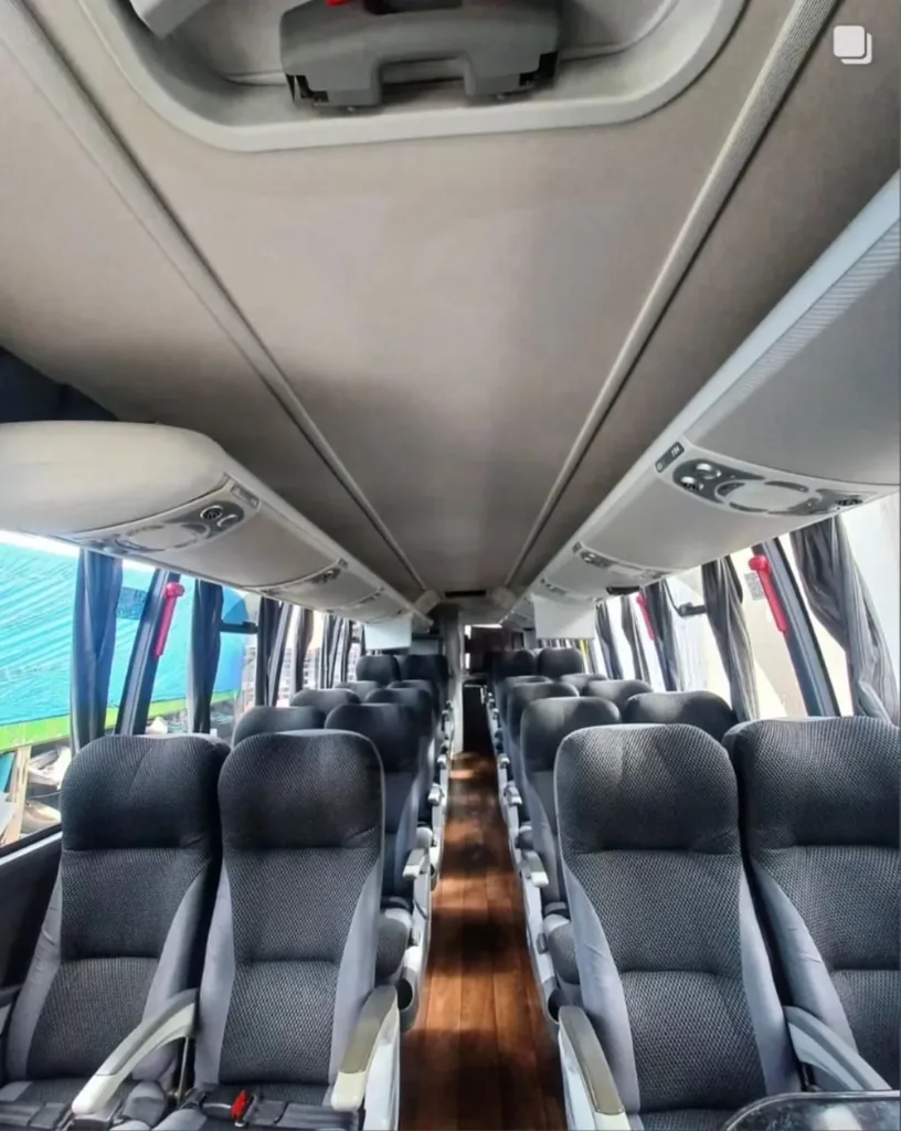 Ônibus MARCOPOLO VOLARE WL CUMMINS JM 2015 seminovo à venda, código 216 - foto 04