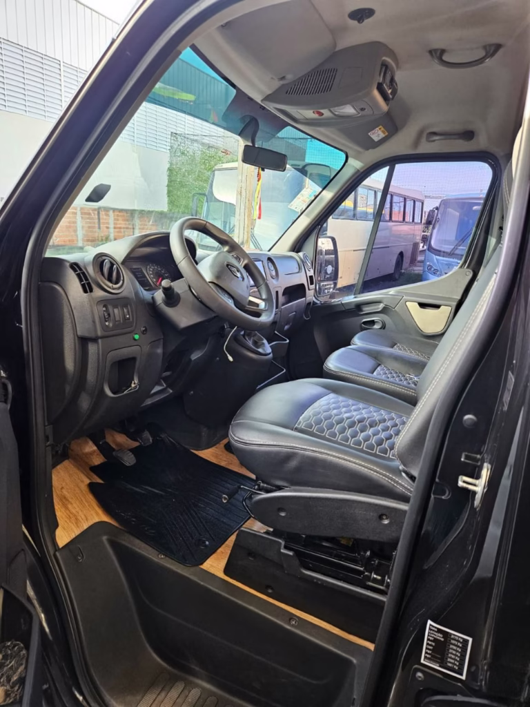 RENAULT L3H2 ANO 2025 EXECUTIVA JM COD.1281