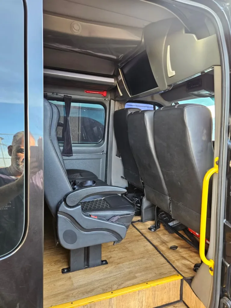 Ônibus RENAULT L3H2 EXECUTIVA JM 2025 seminovo à venda, código 1281 - foto 07