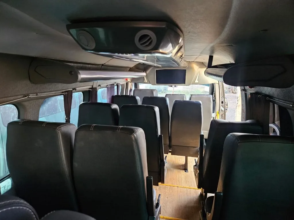 Ônibus RENAULT L3H2 EXECUTIVA JM 2025 seminovo à venda, código 1281 - foto 09