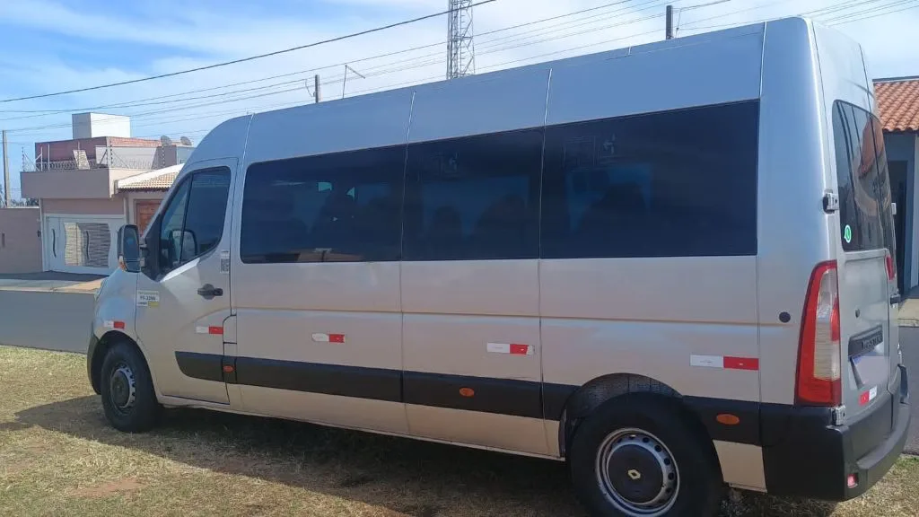 Ônibus RENAULT MASTER L3H2 EXECUTIVA JM 2017 seminovo à venda, código 1294 - foto 03