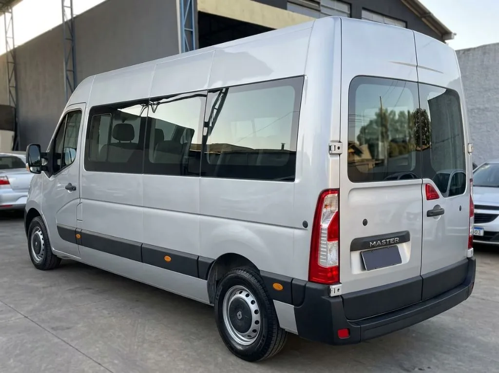 Ônibus RENAULT MASTER L3H2 JM 2015 seminovo à venda, código 821 - foto 02