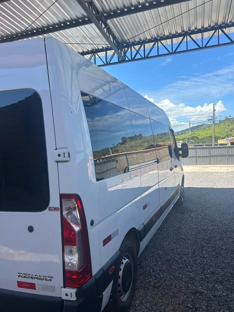 Ônibus RENAULT MASTER L3H2 LUXO JM 2021 seminovo à venda, código 1715 - foto 03