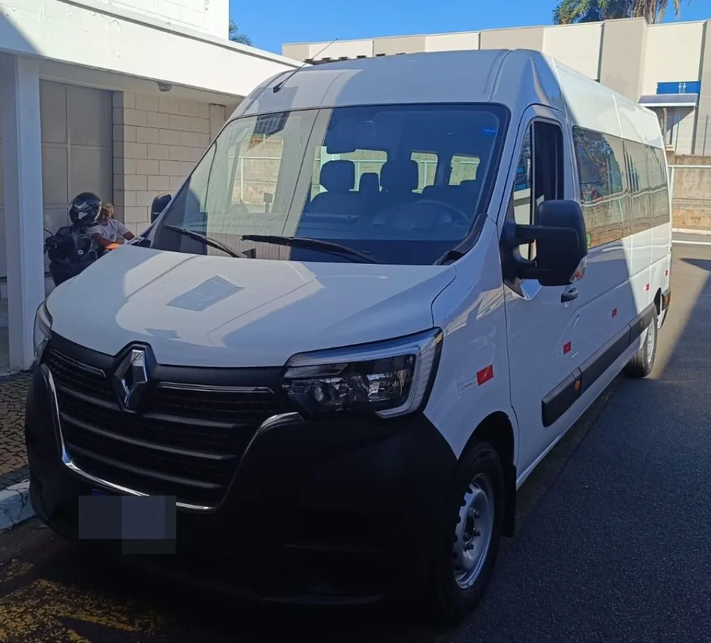 Ônibus RENAULT MASTER L3H2 LUXO JM 2024 seminovo à venda, código 888 - foto 02