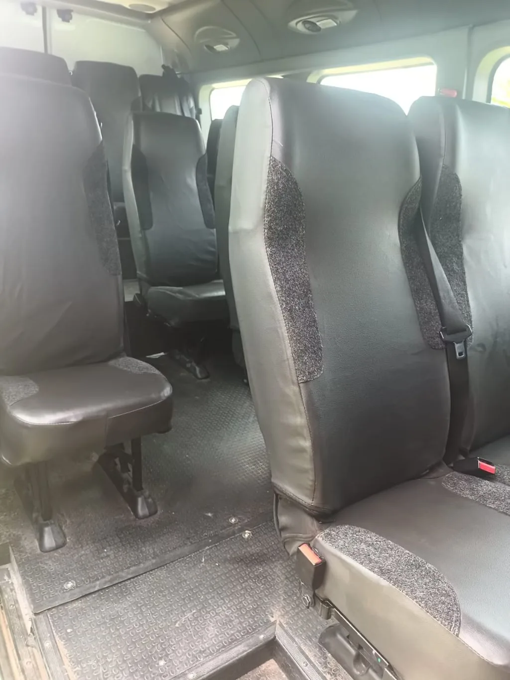 Ônibus RENAULT MASTER L3H2 LUXO JM 2024 seminovo à venda, código 888 - foto 07