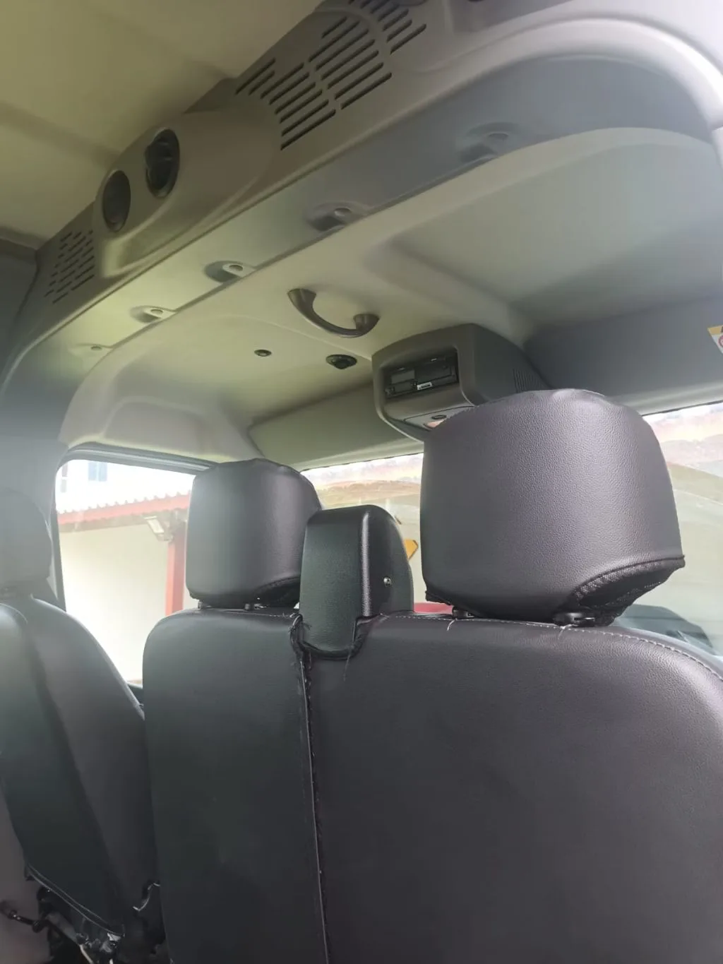 Ônibus RENAULT MASTER L3H2 LUXO JM 2024 seminovo à venda, código 888 - foto 09
