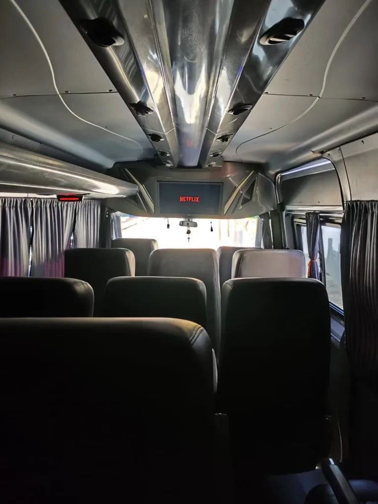 Ônibus SPRINTER CDI 416 LONGA EXECUTIVA LUXO JM 2020 seminovo à venda, código 570 - foto 15