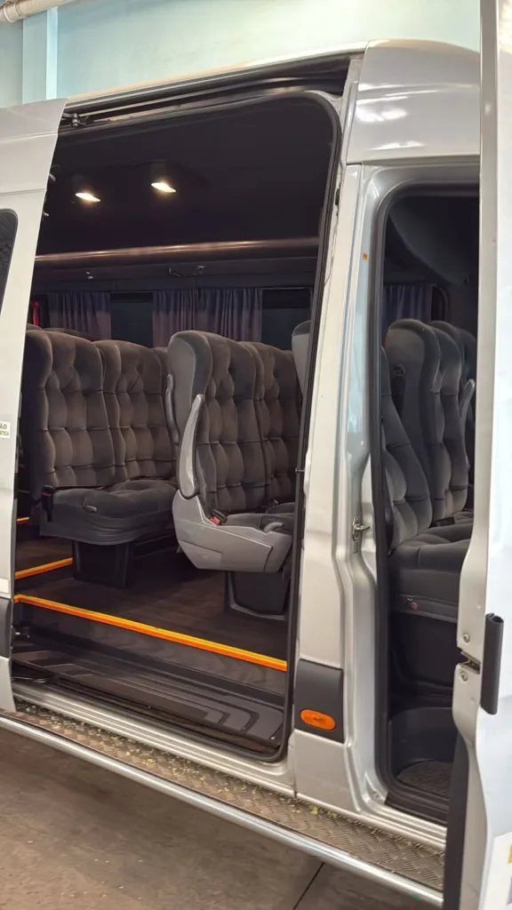 Ônibus SPRINTER CDI 417 LUXO JM 2024 seminovo à venda, código 735 - foto 05