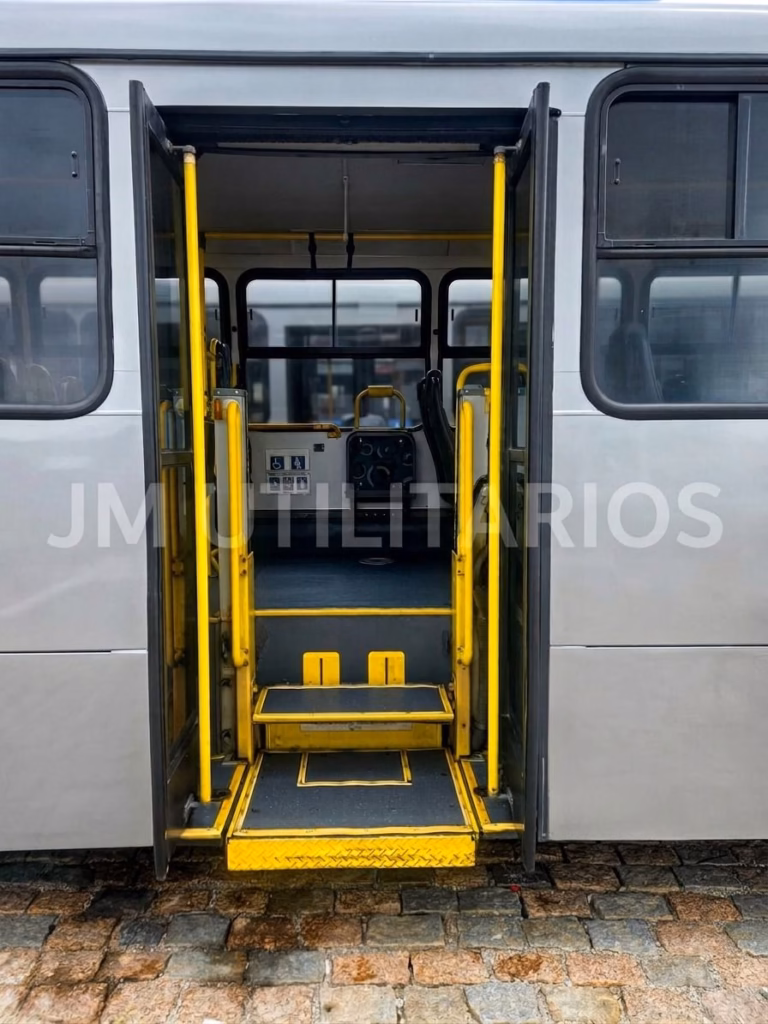 CAIO APACHE VIP ANO 2015 M.BENZ OF 1721 JM COD.1006