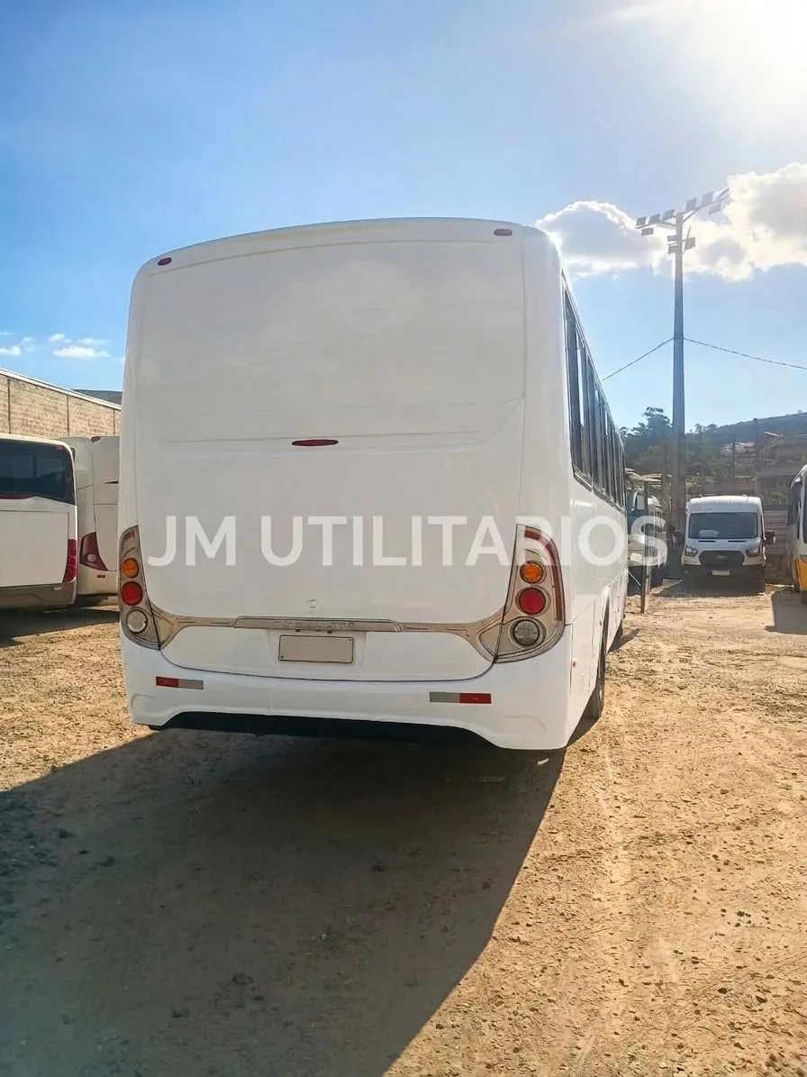 Ônibus COMIL VERSATILLE GOLD VW 17.230 JM 2013 seminovo à venda, código 215 - foto 06