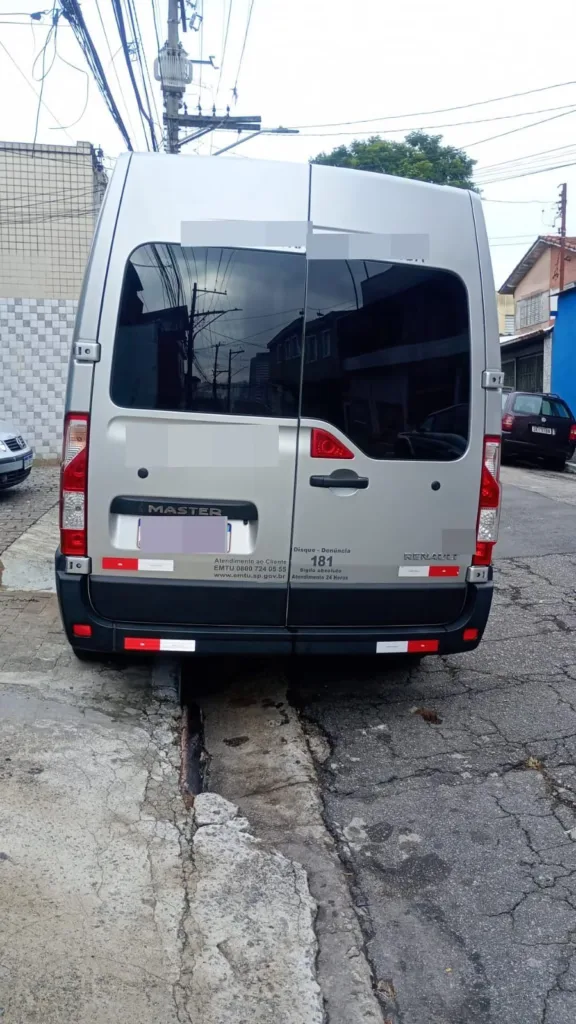 Ônibus RENAULT MASTER L3H2 LUXO JM 2019 seminovo à venda, código 136 - foto 06