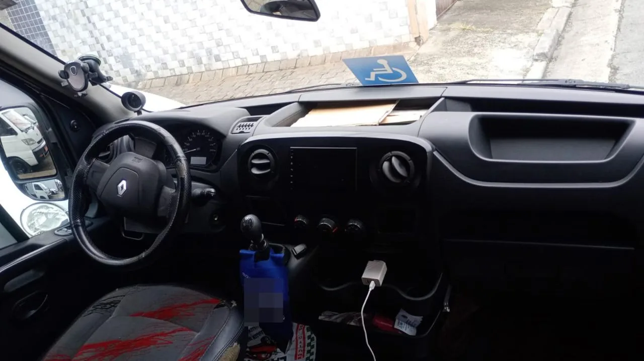 Ônibus RENAULT MASTER L3H2 LUXO JM 2019 seminovo à venda, código 136 - foto 07
