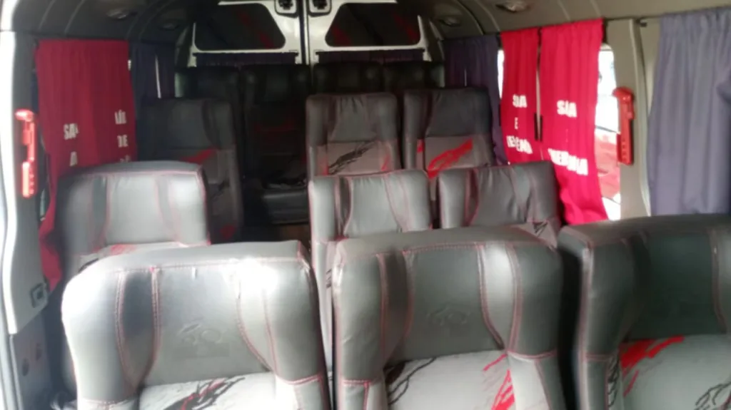 Ônibus RENAULT MASTER L3H2 LUXO JM 2019 seminovo à venda, código 136 - foto 08