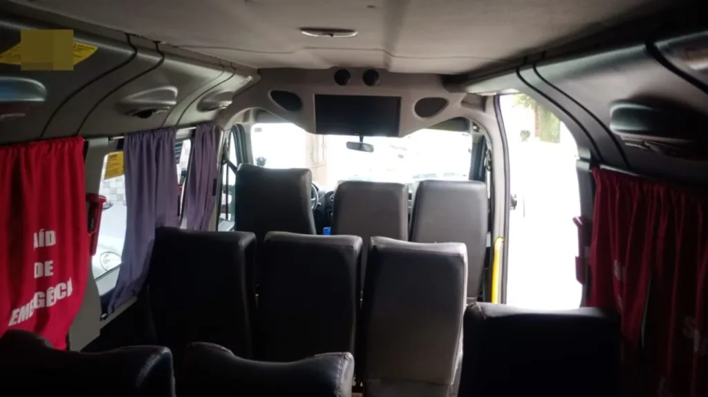 Ônibus RENAULT MASTER L3H2 LUXO JM 2019 seminovo à venda, código 136 - foto 09