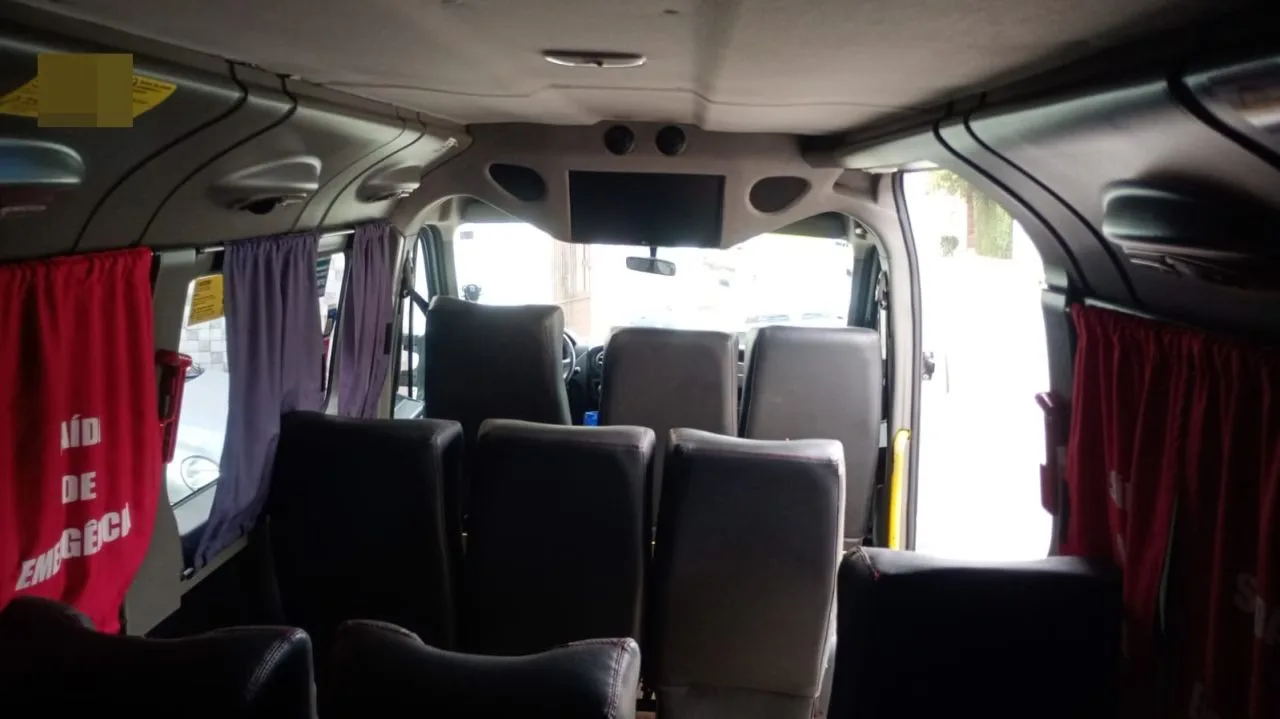 Ônibus RENAULT MASTER L3H2 LUXO JM 2019 seminovo à venda, código 136 - foto 09