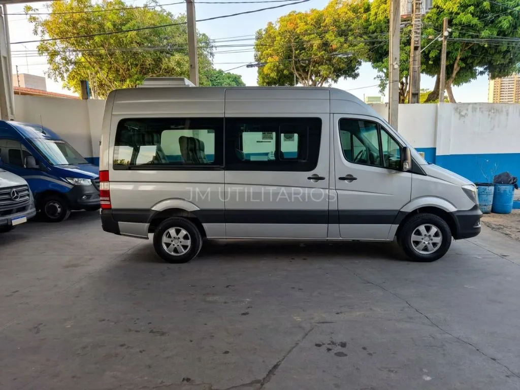 Ônibus SPRINTER 415 CDI VAN 16 LUGAR TETO ALTO 2018 seminovo à venda, código 270 - foto 02