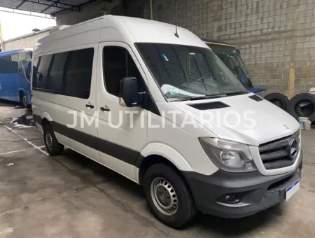 Ônibus SPRINTER 415 VAN TETO ALTO 2019 seminovo à venda, código 1755 - foto 01