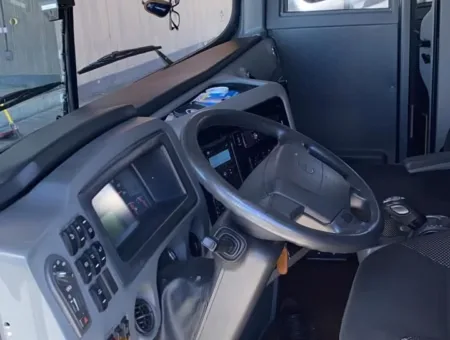 Ônibus Comil Invictus HD LD 2021 seminovo à venda, código 1404 - foto 03