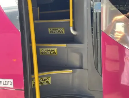 Ônibus Comil Invictus HD LD 2021 seminovo à venda, código 1404 - foto 04