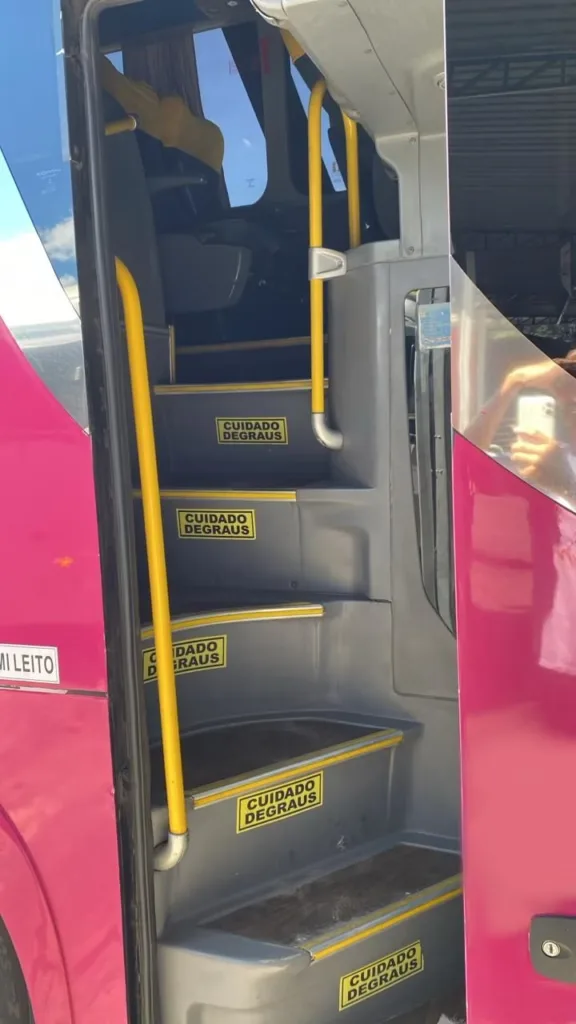 Ônibus Comil Invictus HD LD 2021 seminovo à venda, código 1404 - foto 04