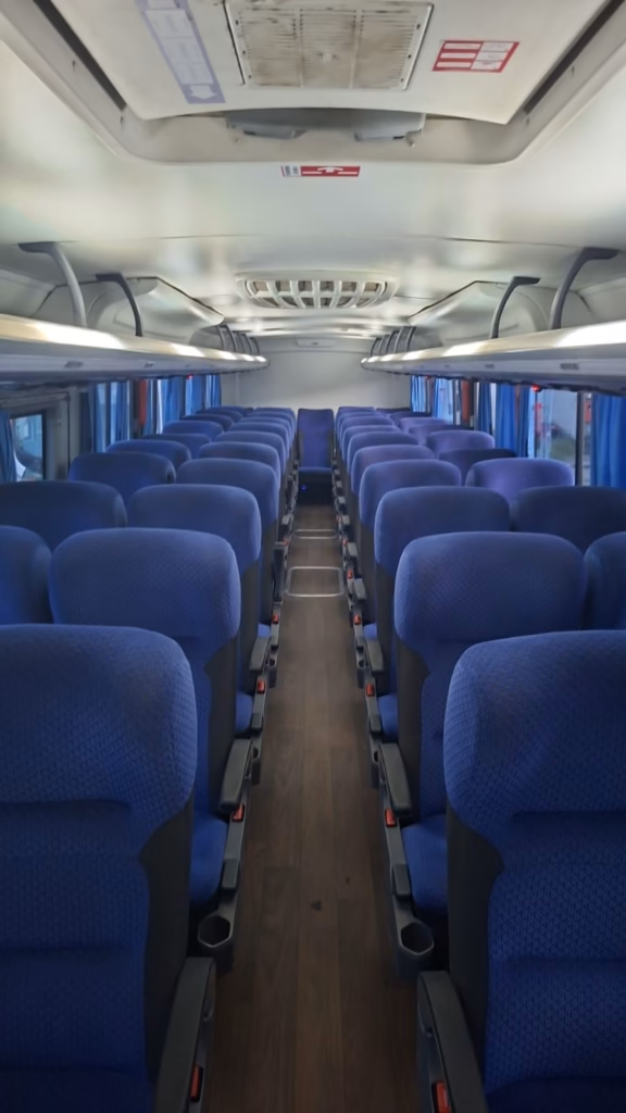 Ônibus Comil Campione 3.25 2024 COD.433