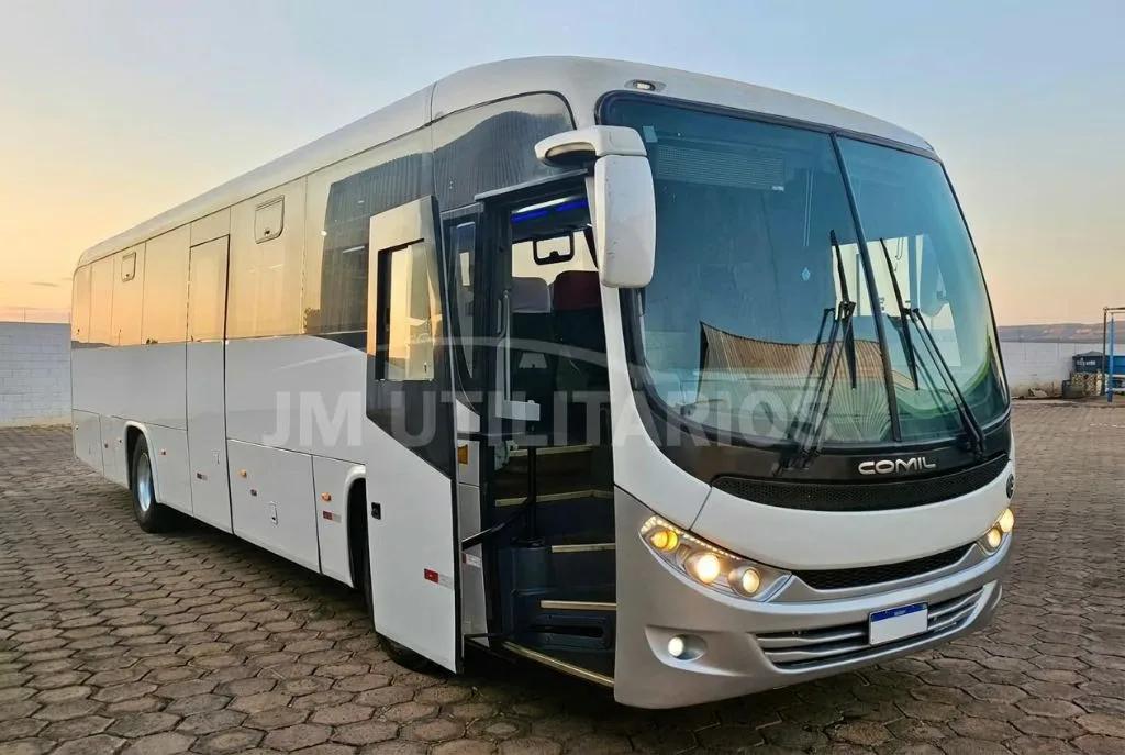 Ônibus Comil Versatile Gold VW 17.230 seminovo à venda, código 584 - foto 01