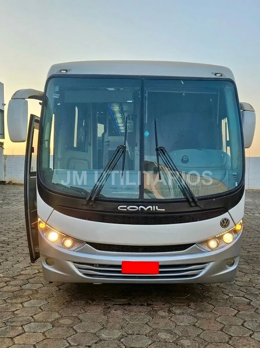 Ônibus Comil Versatile Gold VW 17.230 seminovo à venda, código 584 - foto 02