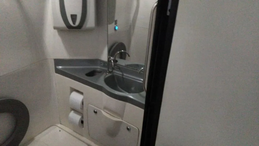 Ônibus Irizar Ônibus Rodoviário I6 Volvo B340R 2016 seminovo à venda, código 22 - foto 09