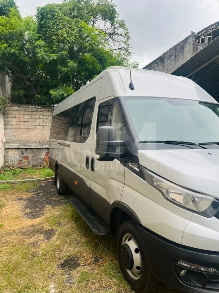 Ônibus Iveco Van Daily 50-180 2024 seminovo à venda, código 1251 - foto 01