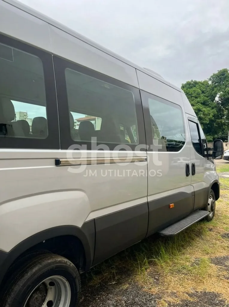 Ônibus Iveco Van Daily 50-180 2024 seminovo à venda, código 1251 - foto 03
