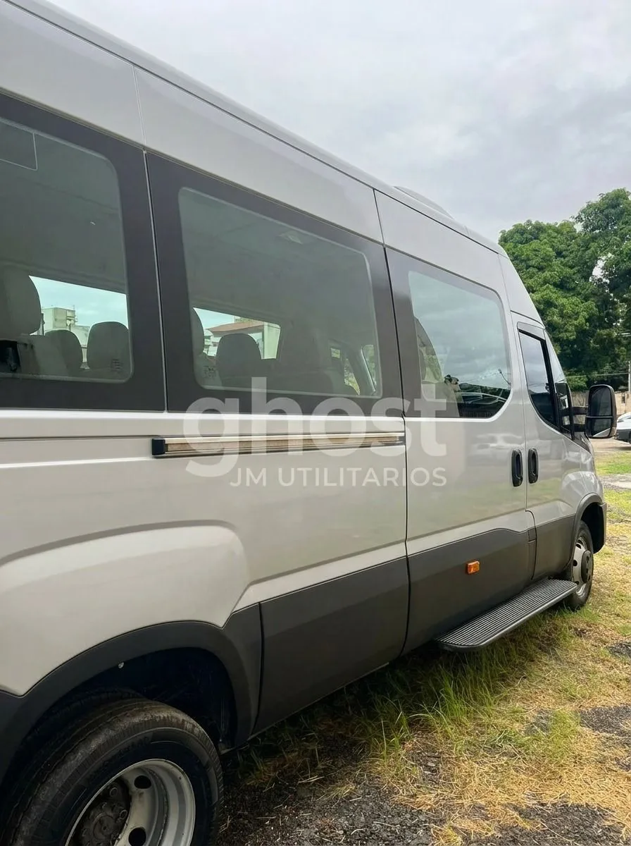 Ônibus Iveco Van Daily 50-180 2024 seminovo à venda, código 1251 - foto 03