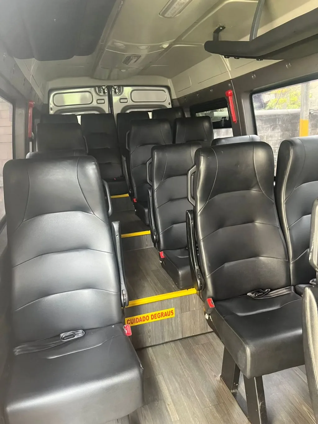 Ônibus Iveco Van Daily 50-180 2024 seminovo à venda, código 1251 - foto 07